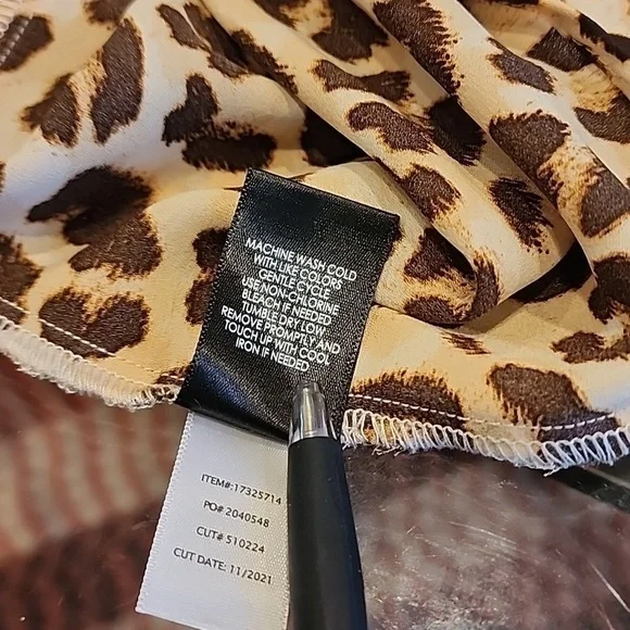 Torrid flutter sleeve animal print top 2 - Picture 6 of 8